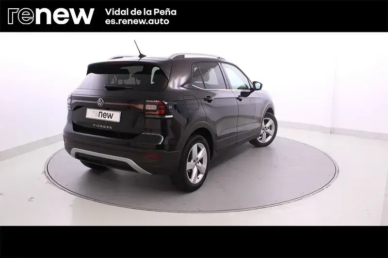 Usado VW T-Cross Sport 110 CV (80 kW) 2022 Negro profundo efect SUV