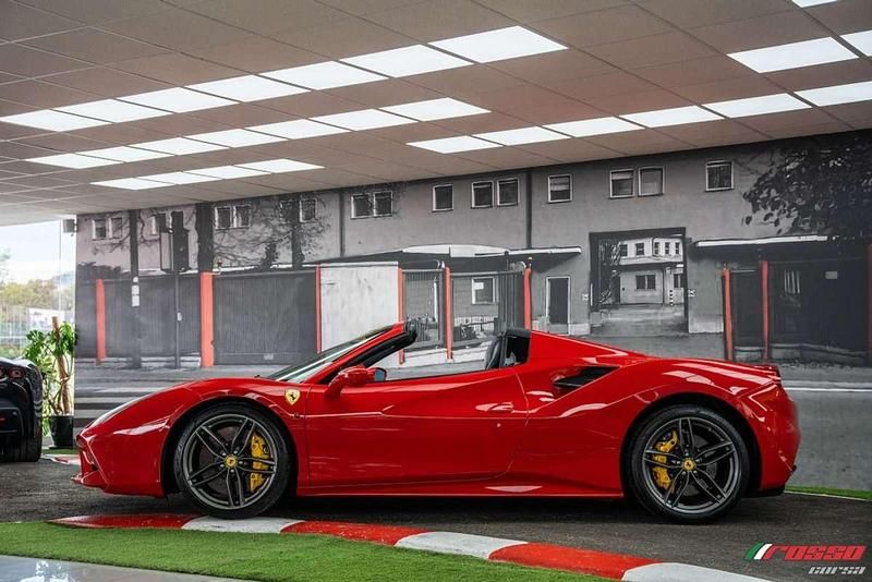 Usado Ferrari 488 670 CV (492 kW) 2016 Rojo Descapotable