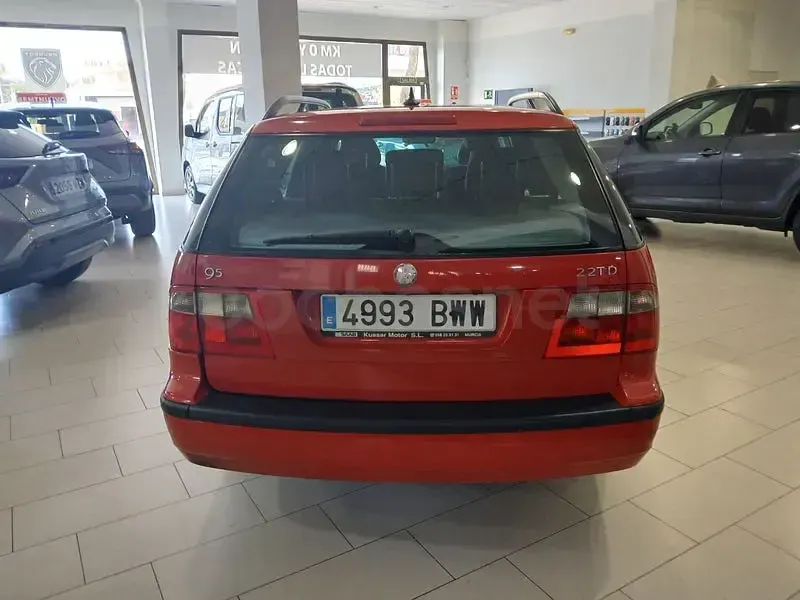 Usado Saab 9-5 Vector 120 CV (88 kW) 2002 Rojo Familiar