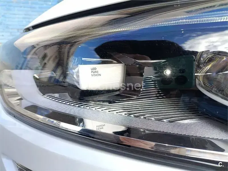 Usado Renault Mégane GrandTour Zen 130 CV (95 kW) 2017 Blanco Familiar