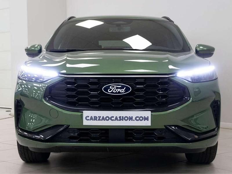 Usado Ford Kuga ST-Line 150 CV (110 kW) 2024 Verde SUV