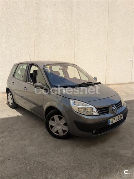 Begagnad Renault Scénic II Dynamique 120 HK (88 kW) 2005 Grå Minibuss