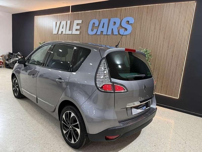 Usado Renault Scénic III Bose Edition 131 CV (96 kW) 2015 Gris Monovolumen