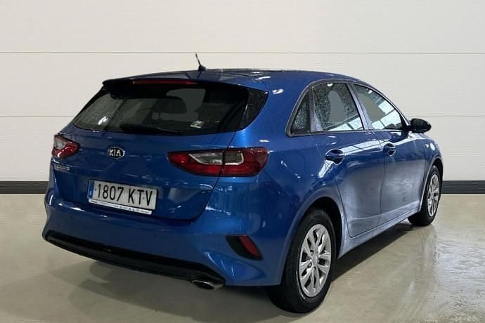 Usado Kia Ceed 101 CV (74 kW) 2019 Azul Utilitario