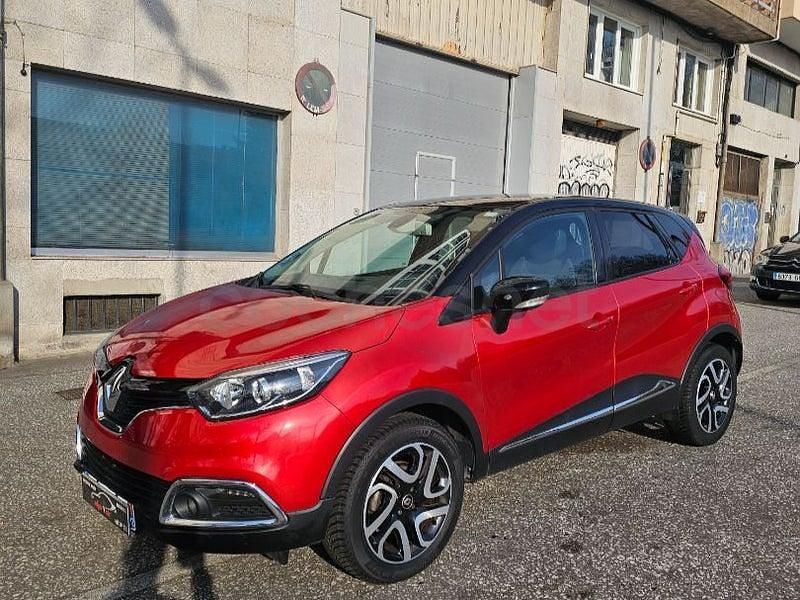 Usado Renault Captur Zen 120 CV (88 kW) 2017 Granate SUV