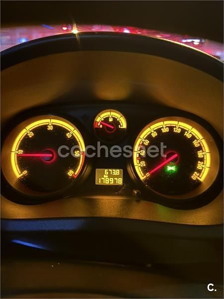 Usado Opel Corsa Selective 75 CV (55 kW) 2012 Blanco Utilitario