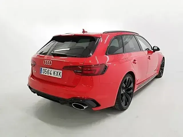 Usado Audi A4 450 CV (330 kW) 2019 Rojo Familiar