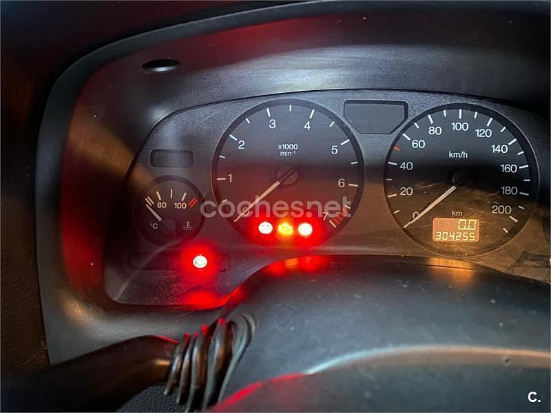 Usado Opel Astra 100 CV (73 kW) 1998 Verde Berlina