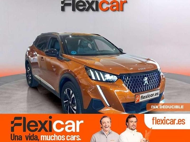Usado Peugeot 2008 GT-line 131 CV (96 kW) 2023 Naranja SUV