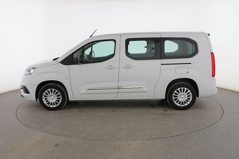 Usado Toyota Proace City Active 131 CV (96 kW) 2023 Blanco Monovolumen