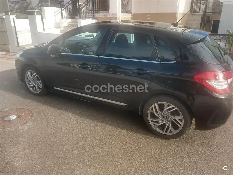 Usado Citroën C4 Seduction 112 CV (82 kW) 2011 Negro Berlina