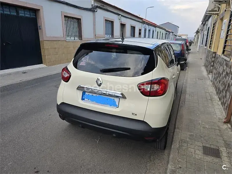 Usado Renault Captur Zen 120 CV (88 kW) 2013 Beige SUV