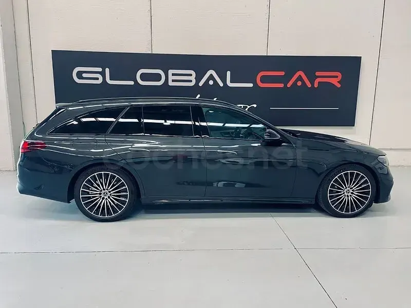 Usado Mercedes E300 313 CV (230 kW) 2025 Gris / plata Familiar
