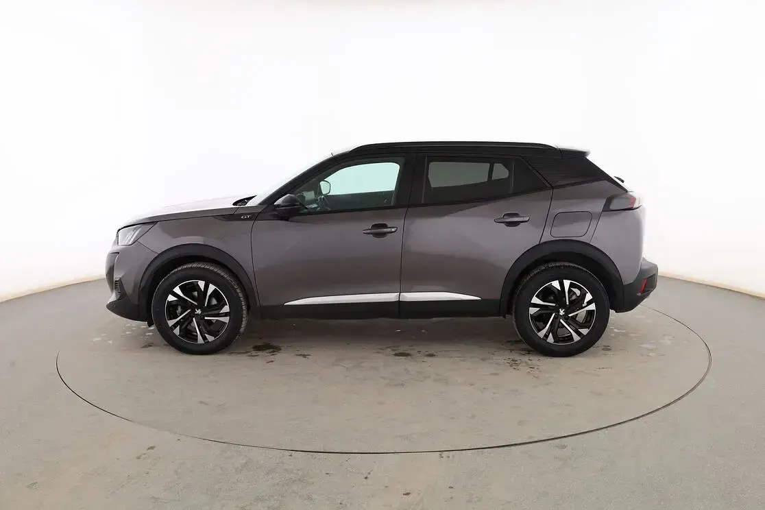 Usado Peugeot 2008 GT 131 CV (96 kW) 2023 Gris SUV