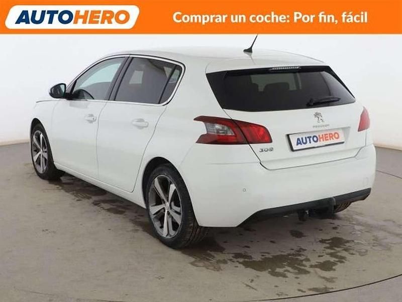 Usado Peugeot 308 Allure 131 CV (96 kW) 2017 Blanco Utilitario