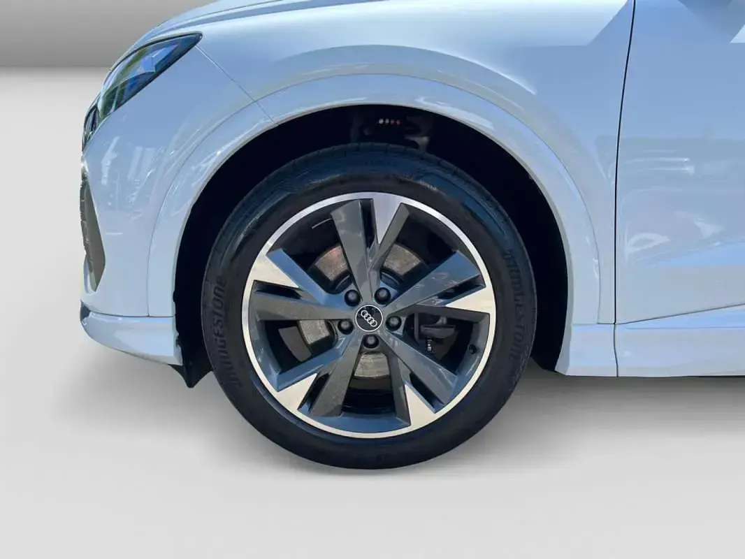 Usado Audi Q4 Sportback e-tron Advanced Plus 125 kW (170 CV) 2022 Gris SUV