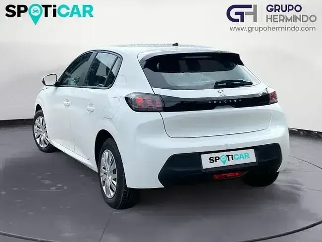 Usado Peugeot 208 Active 100 CV (73 kW) 2021 Blanco Utilitario