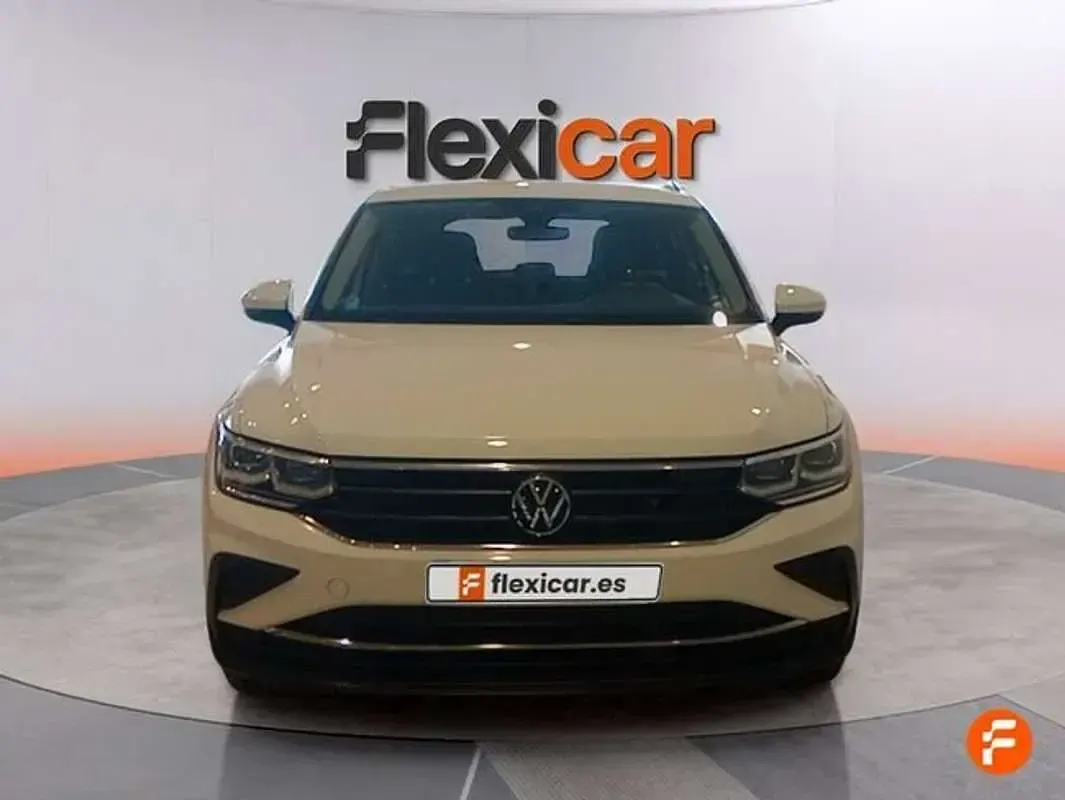 Usado VW Tiguan Life 150 CV (110 kW) 2023 Blanco SUV