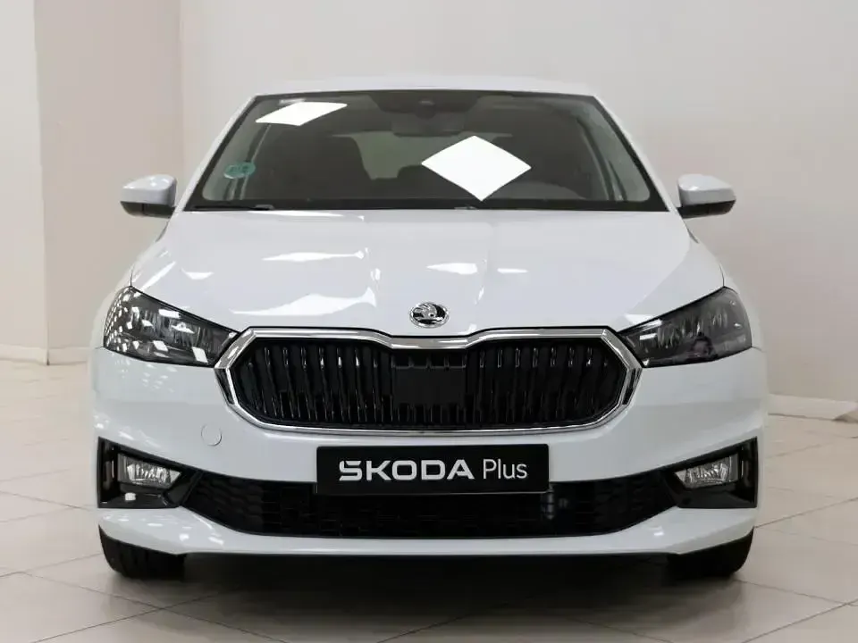 Usado Skoda Fabia Selection 115 CV (84 kW) 2025 Blanco Utilitario