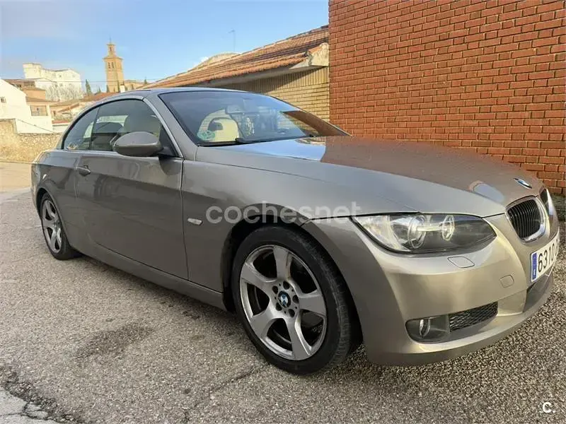 Usado BMW 320 Cabriolet 170 CV (125 kW) 2008 Beige Descapotable