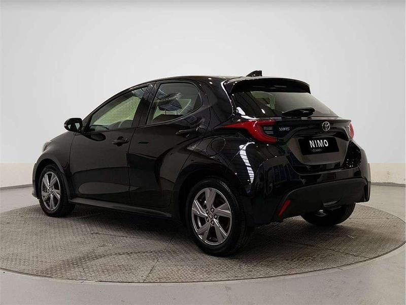 Usado Toyota Yaris Hybrid Active 116 CV (85 kW) 2024 Utilitario