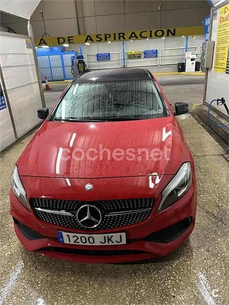 Usado Mercedes A180 AMG line 122 CV (89 kW) 2016 Rojo Berlina