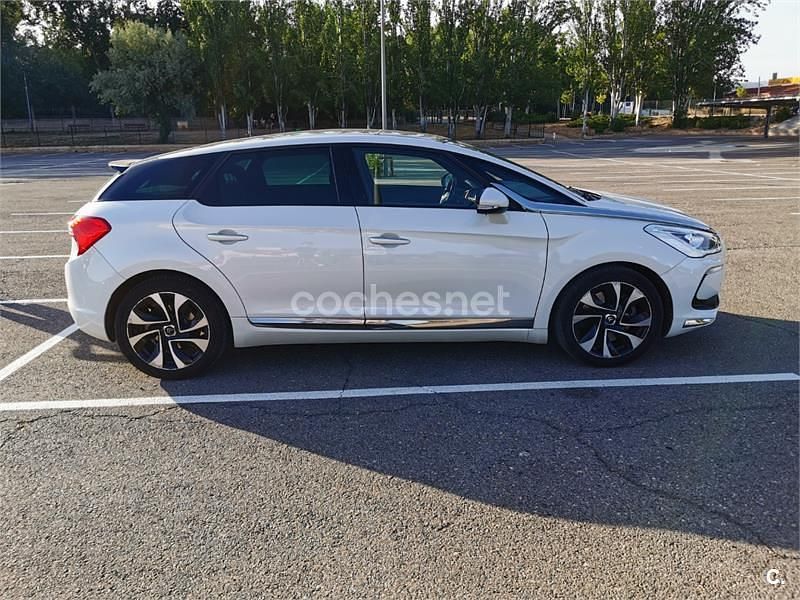 Usado Citroën DS5 200 CV (147 kW) 2012 Blanco Utilitario