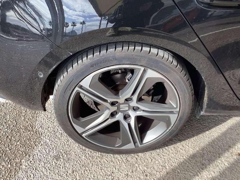 Usado Seat Leon FR 150 CV (110 kW) 2023 Azul Utilitario