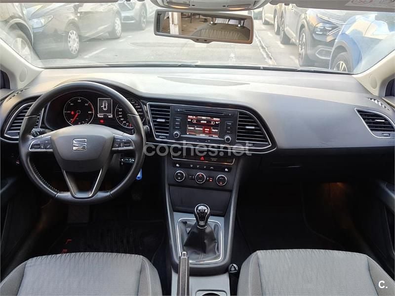 Begagnad Seat Leon Reference 105 HK (77 kW) 2015 Grå Sedan