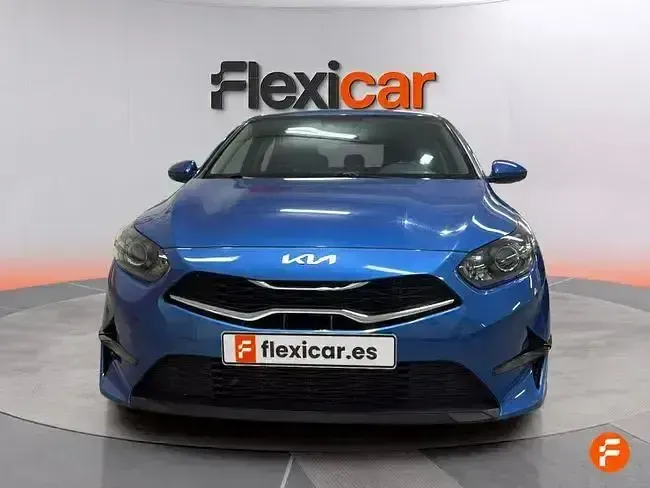 Usado Kia Ceed 136 CV (100 kW) 2023 Azul Utilitario