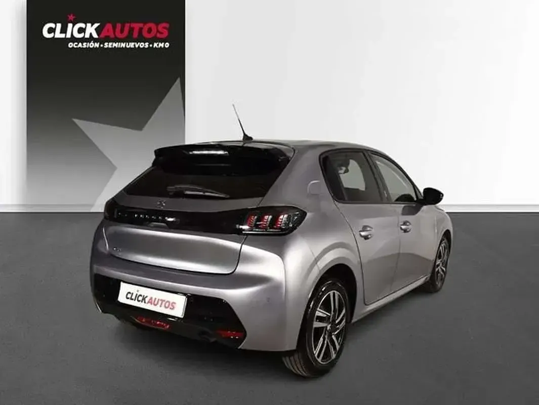 Usado Peugeot 208 Allure 101 CV (74 kW) 2023 Gris / plata Utilitario