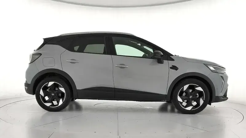 Usado Renault Captur Techno 101 CV (74 kW) 2025 Gris SUV
