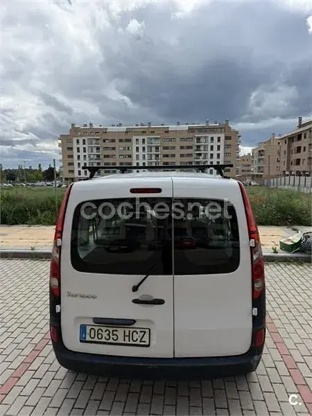 Usado Renault Kangoo 85 CV (62 kW) 2011 Blanco Monovolumen