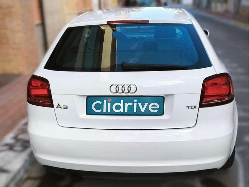 Käytetty Audi A3 Ambiente 110 HP (80 kW) 2011 Valkoinen Viistoperä