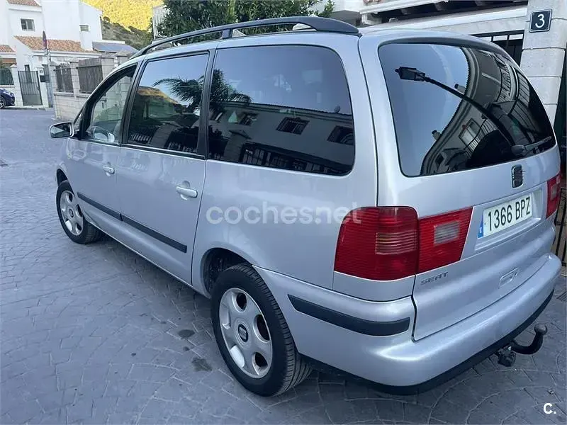 Usado Seat Alhambra 115 CV (84 kW) 2001 Gris / plata Monovolumen