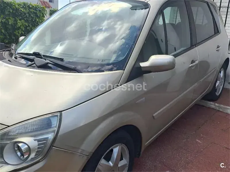 Usado Renault Scenic E-Tech Dynamique 85 CV (62 kW) 2007 Beige Monovolumen