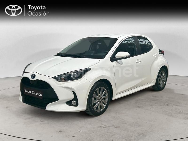 Blanco Usado 2024 Toyota Yaris Hybrid Active Berlina | 21.995 € (Precio justo) - Imagen 1/4