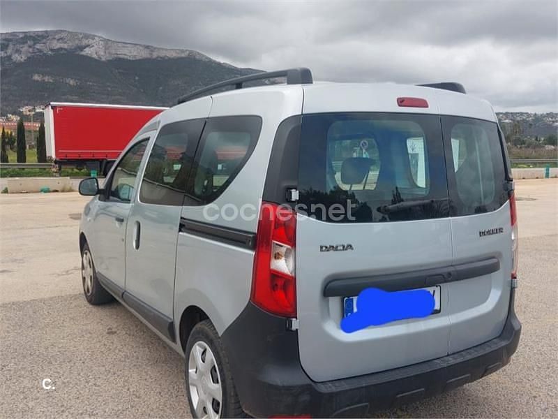 Usado Dacia Dokker 102 CV (75 kW) 2019 Gris / plata Monovolumen