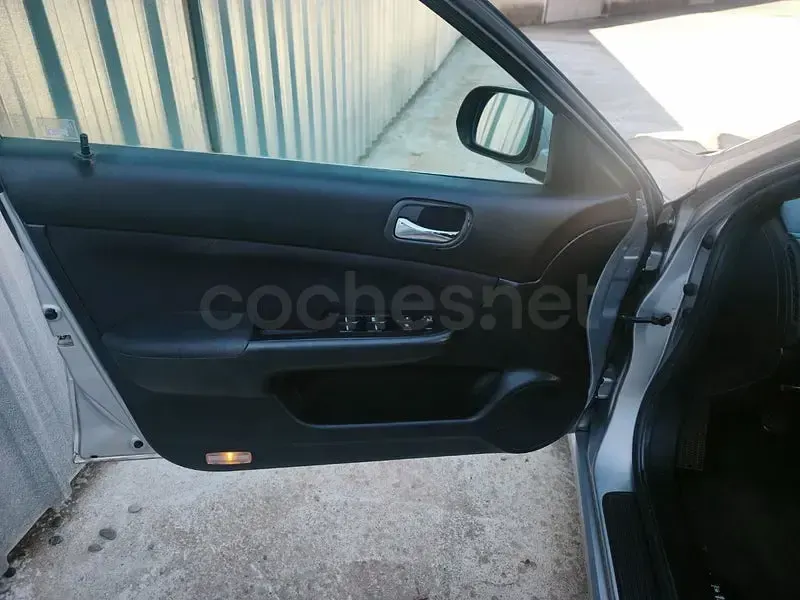 Usado Honda Accord Executive 140 CV (102 kW) 2004 Gris / plata Berlina