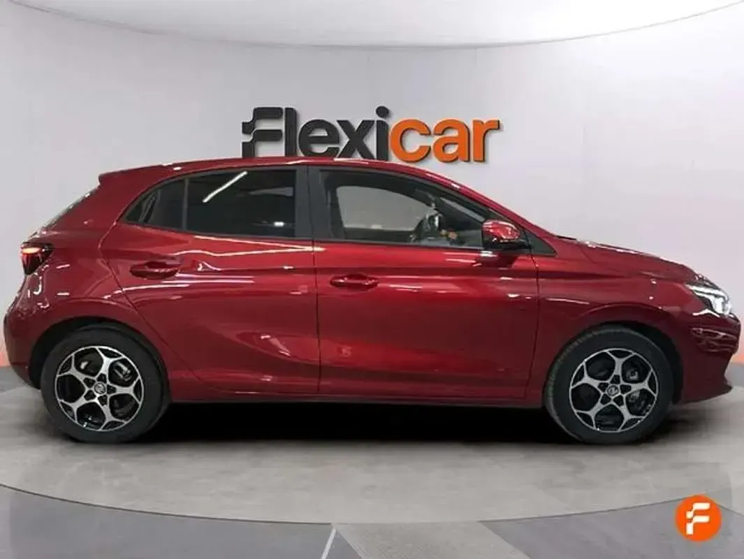 Używany MG MG3 Luxury 196 KM (144 kW) 2025 Czerwony Hatchback