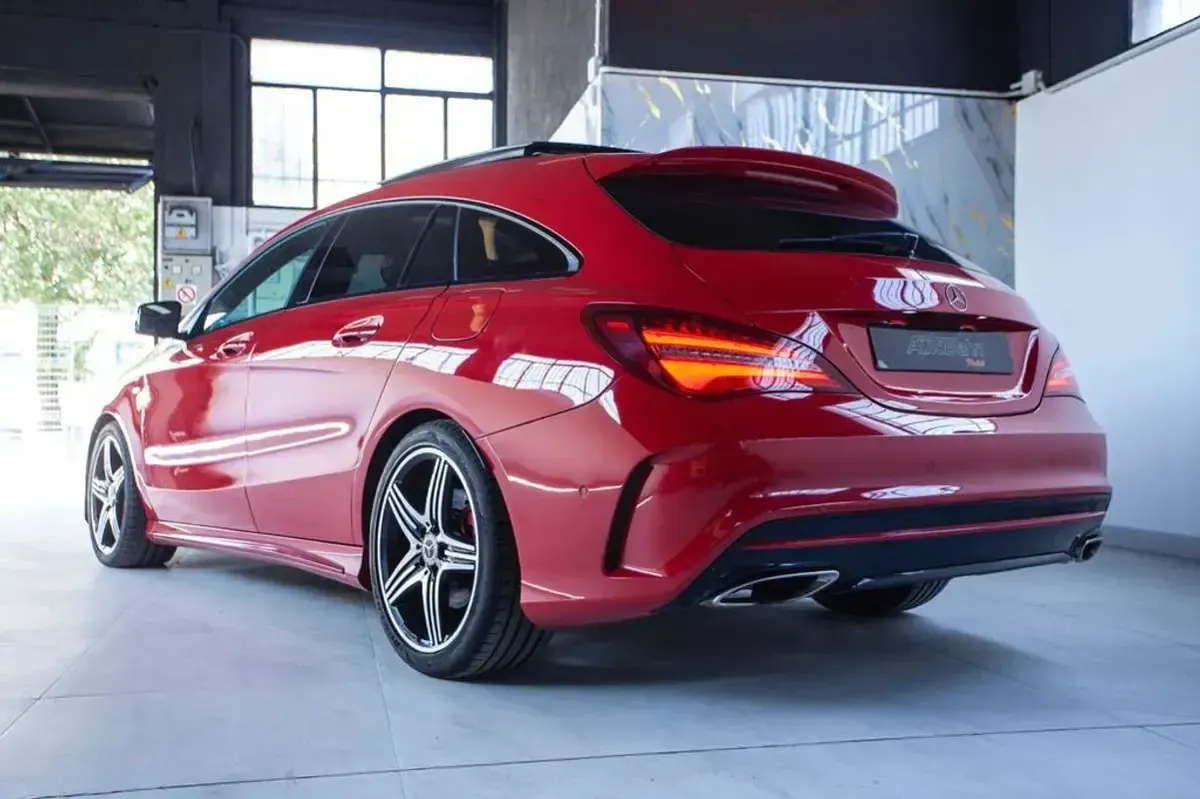 Usado Mercedes CLA250e Shooting Brake 218 CV (160 kW) 2017 Rojo Familiar