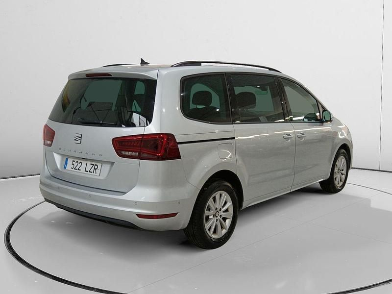 Usado Seat Alhambra Style 150 CV (110 kW) 2022 Gris Monovolumen