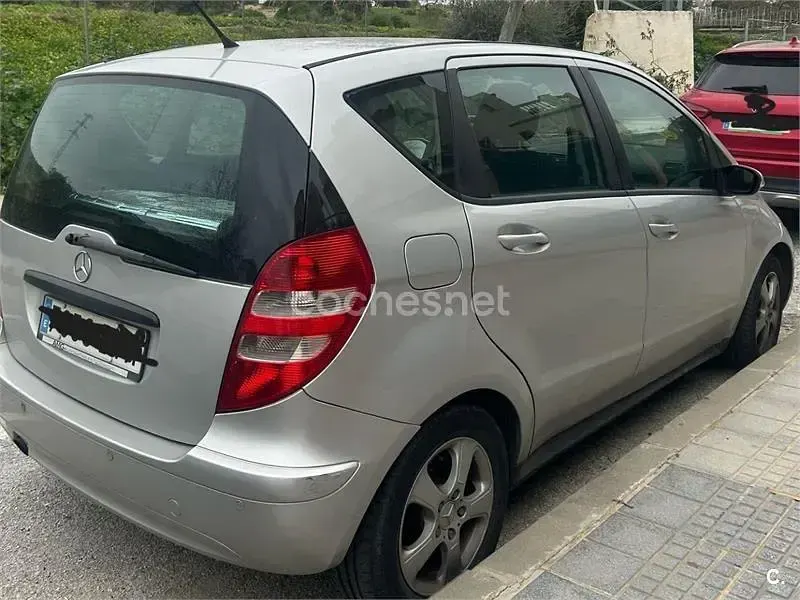 Usado Mercedes A180 Classic 109 CV (80 kW) 2006 Gris / plata Monovolumen