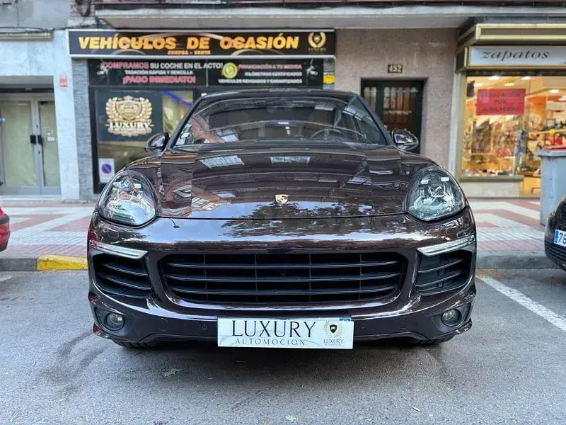 Usado Porsche Cayenne S E-Hybrid 416 CV (305 kW) 2016 Marrón SUV