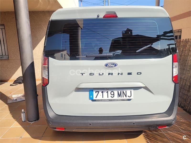 Usado Ford Tourneo Courier Trend 125 CV (91 kW) 2024 Verde Monovolumen