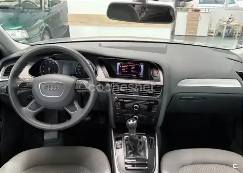 Usado Audi A4 170 CV (125 kW) 2012 Gris / plata Berlina