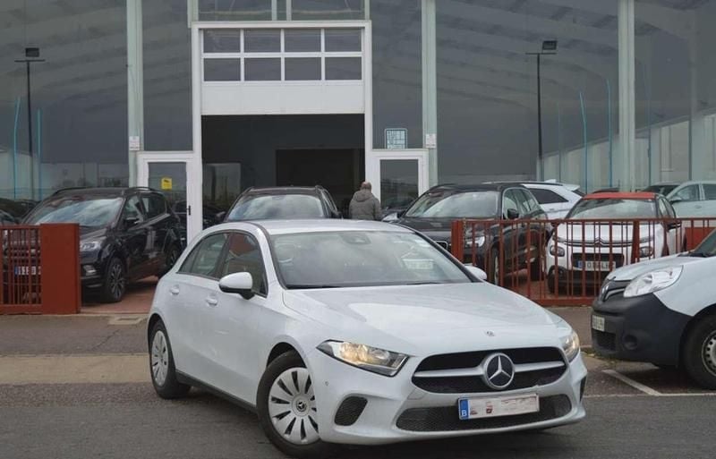 Usado Mercedes A180 136 CV (100 kW) 2021 Blanco Utilitario