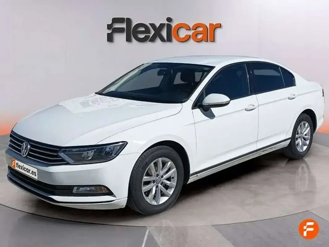 Usado VW Passat Advance 150 CV (110 kW) 2018 Blanco Berlina