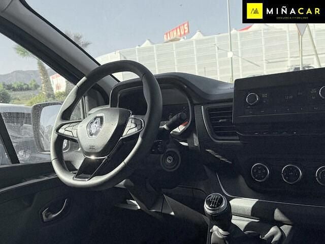 Usado Renault Trafic 110 CV (80 kW) 2024 Blanco Monovolumen