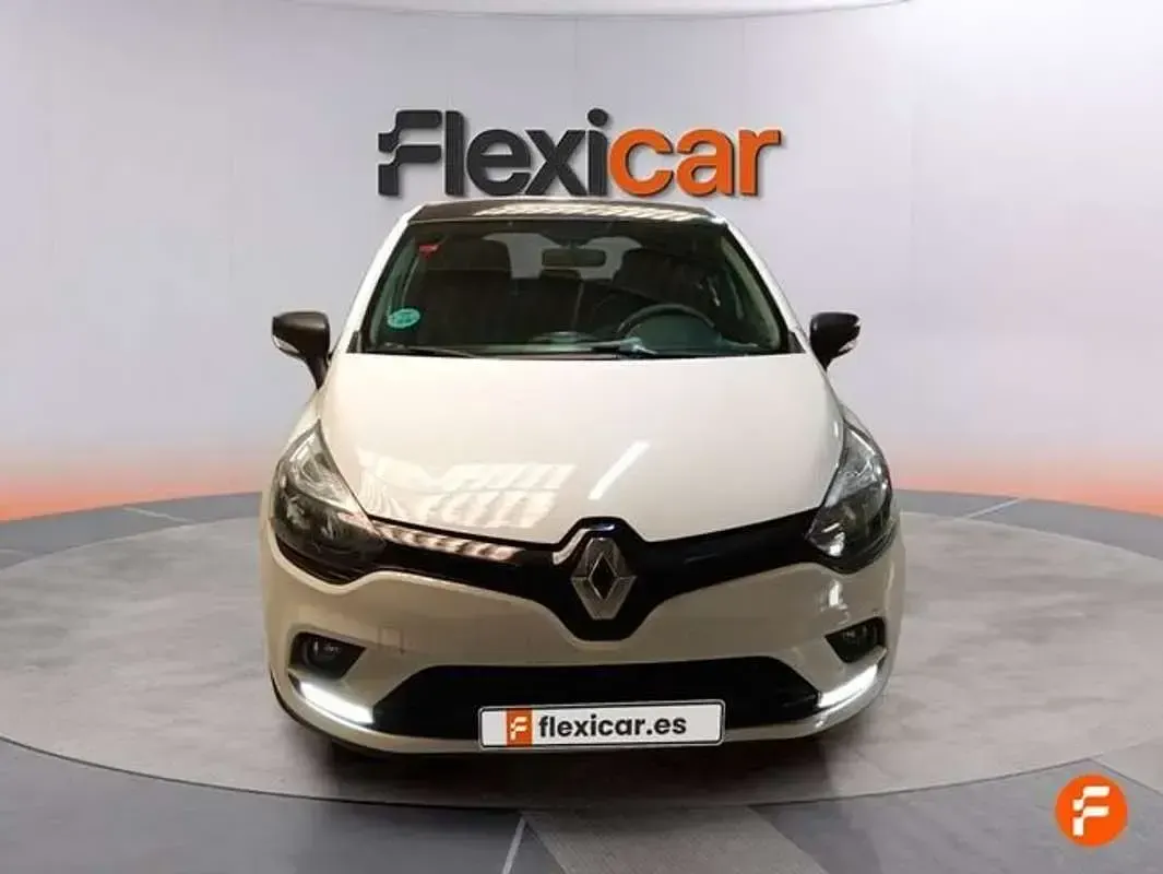 Usado Renault Clio Business 75 CV (55 kW) 2017 Blanco Utilitario